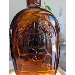 VTG  1976 Americana Log Cabin Syrup Bicentennial Amber Bottle (Liberty Bell)